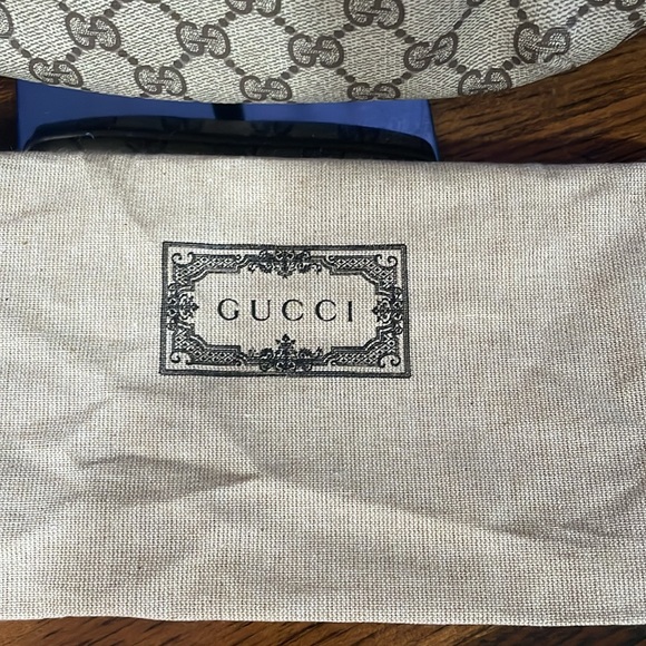 GUCCI GG Supreme Shoulder Bag PVC Beige and Brown with Dustbag - Picture 3 of 6